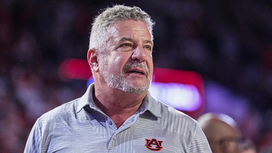 Auburn's Bruce Pearl slams Hamas terrorists after 3 Israeli hostages are released