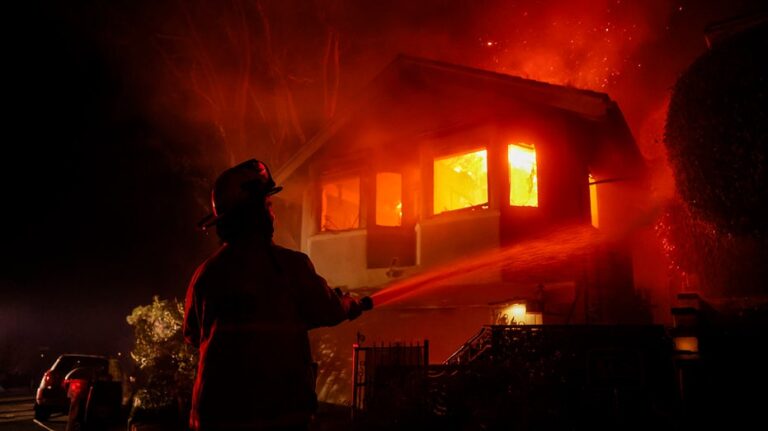 Los Angeles wildfires: Authorities battling looters on top of blazes