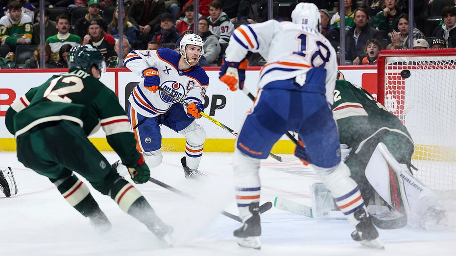 Oilers superstar Connor McDavid moves into 2nd in all-time points in team history in win over Wild