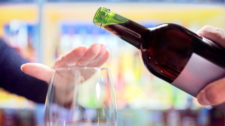 6 tips to reduce alcohol use and cancer risk after surgeon general's warning