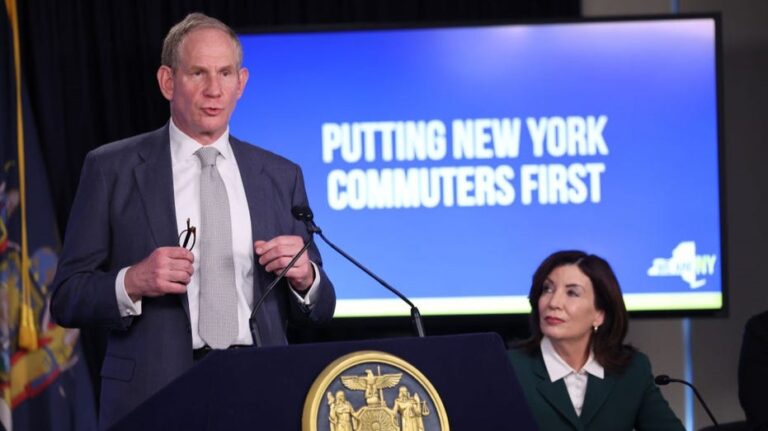 NY lawmakers demand subway chief's ouster after comment dismissive of crime issue: 'In people's heads'