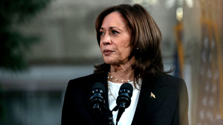 WATCH LIVE: Outgoing VP Harris signs drawer of her desk in Ceremonial Office