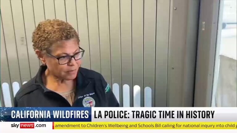 Los Angeles Mayor Karen Bass dodges questions about raging wildfires