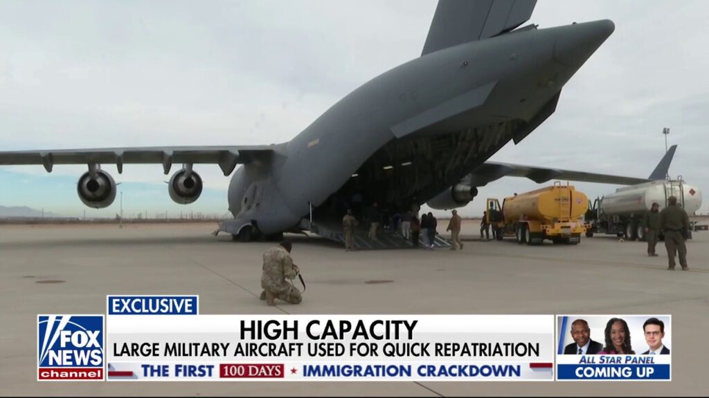 Military plane brings illegal migrants back to Ecuador