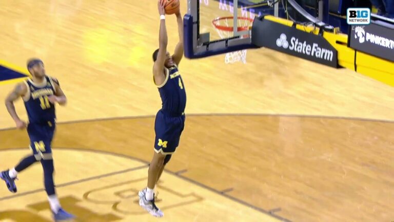 Michigan's Nimari Burnett throws down two-handed slam to extend lead over Penn State