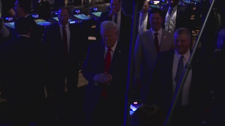 Las Vegas gamblers shocked by President Trump visit to casino floor