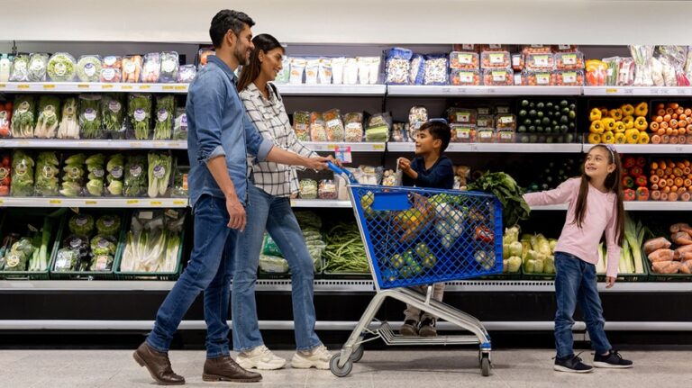 Finding healthy food at grocery store by doing this is 'outdated,' say diet experts