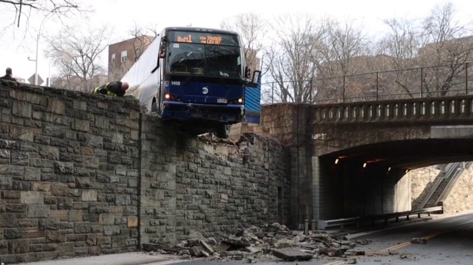 WATCH: City bus comes within inches of disaster on elevated overpass during rush hour