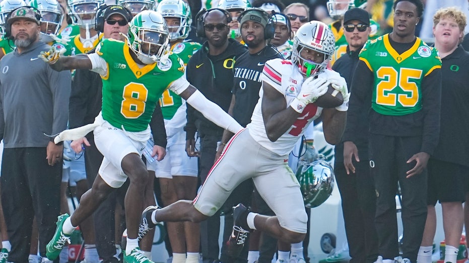 Ohio State stomps Oregon in Rose Bowl beatdown to advance to CFP semifinal