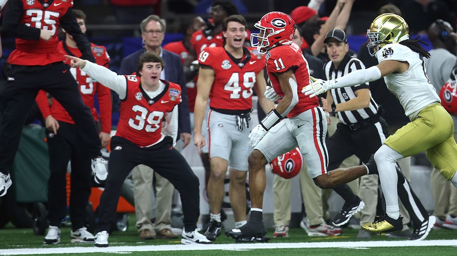 Inactive Georgia player draws penalty for bizarre move in Sugar Bowl vs. Notre Dame