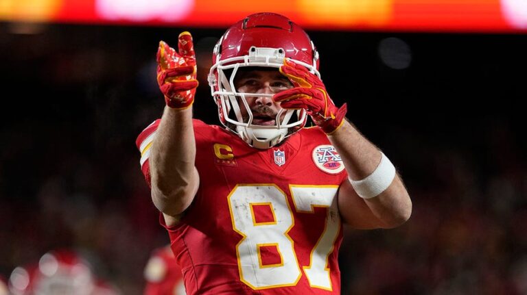 Travis Kelce feeling '22' after delivering best game of season in Chiefs' playoff win