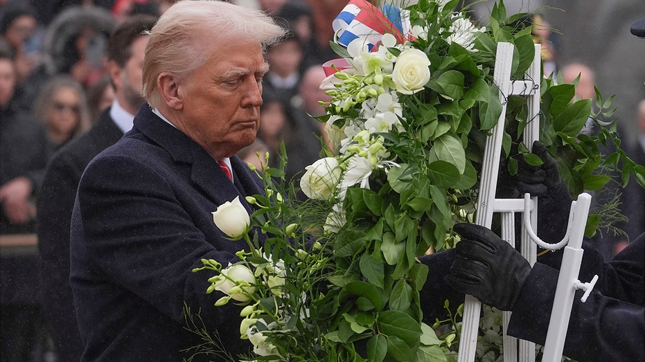 Trump lays wreath at Tomb of the Unknown Soldier ahead of inauguration