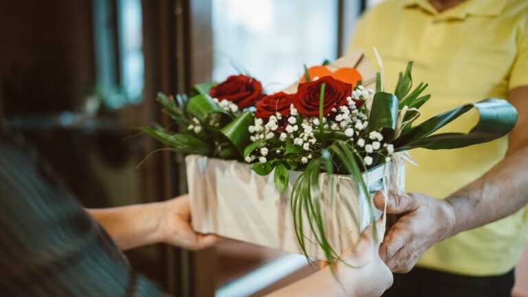 Deliverable Valentine's Day gifts for your date