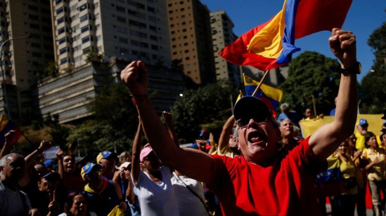 Thousands of Venezuelan opposition supporters take to the streets ahead of Maduro's third inauguration