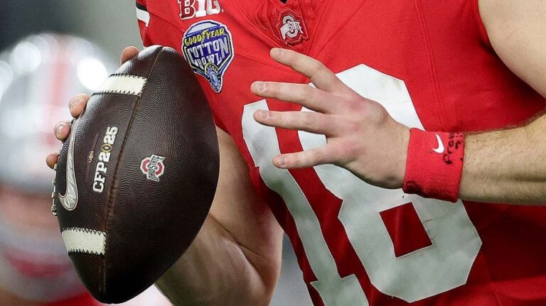 Ohio State quarterback Will Howard's unusual-looking hand injury sparks concern on social media