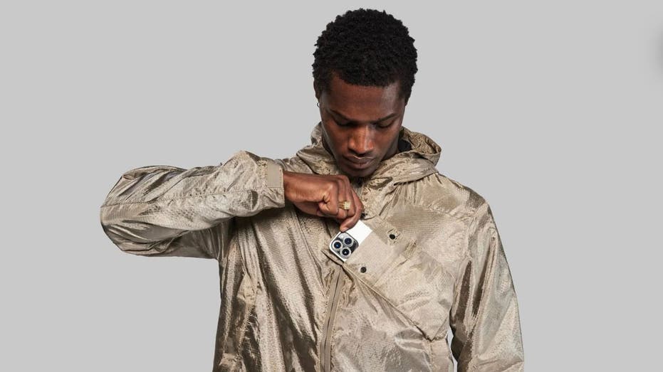 Stealth tracksuit shields you from infrared cameras and electromagnetic signals