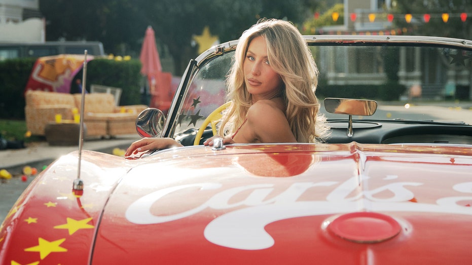 Carl's Jr. brings back bikini model ads