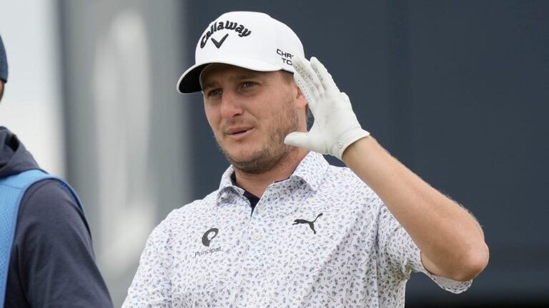 Emiliano Grillo's hole-in-one at famed 16th hole at Phoenix Open sparks massive fan celebration