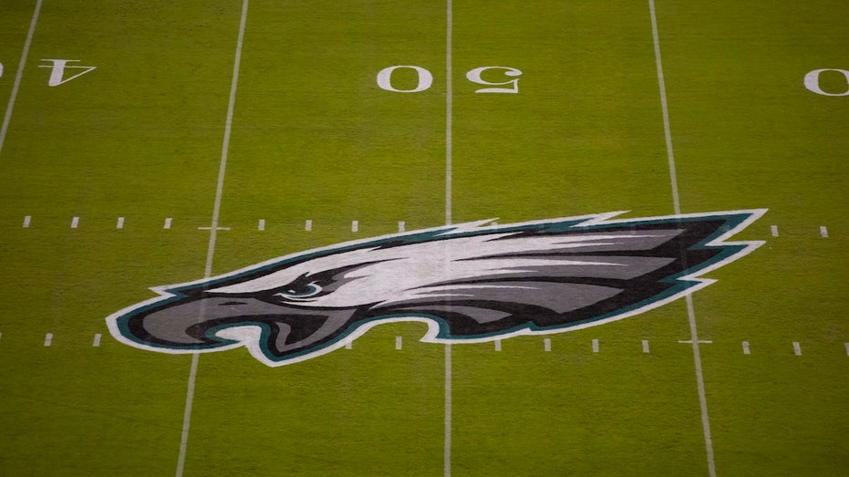 Church near Philly sings 'Fly Eagles Fly' during Mass on Super Bowl Sunday