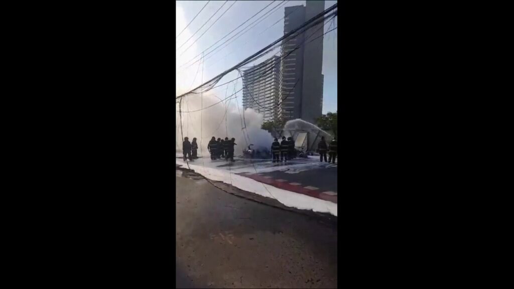 Video shows aftermath of São Paulo, Brazil small plane crash