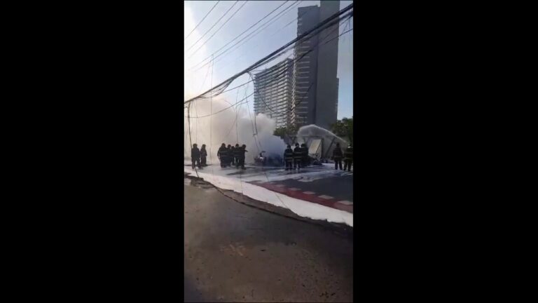 Video shows aftermath of São Paulo, Brazil small plane crash