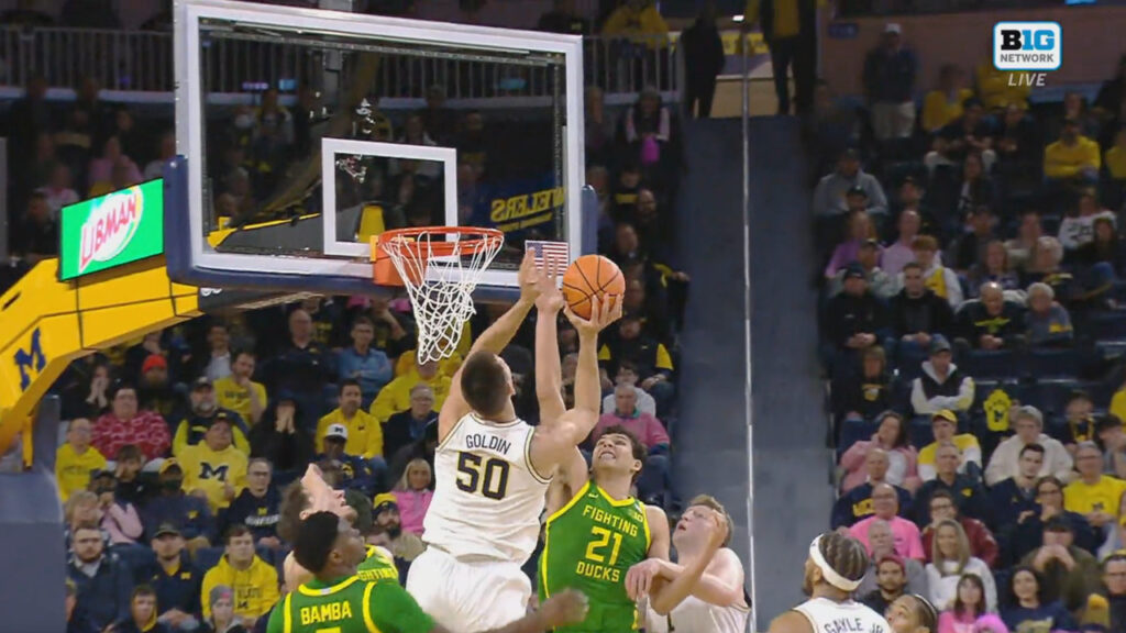 Michigan's Vladislav Goldin makes and-one to seal win against Oregon