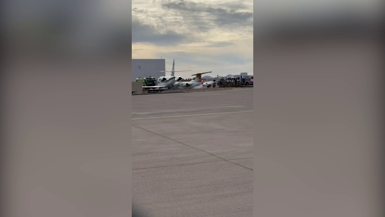 Video shows aftermath of crash involving plane belonging to Mötley Crüe frontman Vince Neil