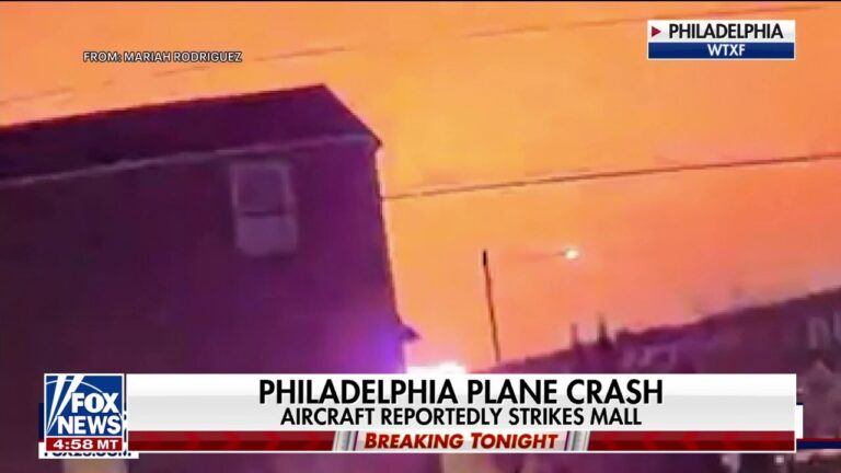 Plane reportedly crashes in Philadelphia