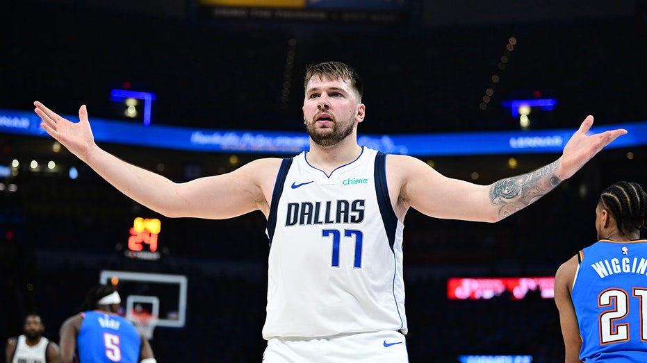 Mavericks GM discusses 'tough decision' to trade young superstar Luka Dončić