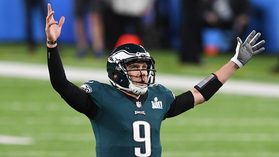 Super Bowl champ Nick Foles teases Tom Brady after Eagles' latest triumph