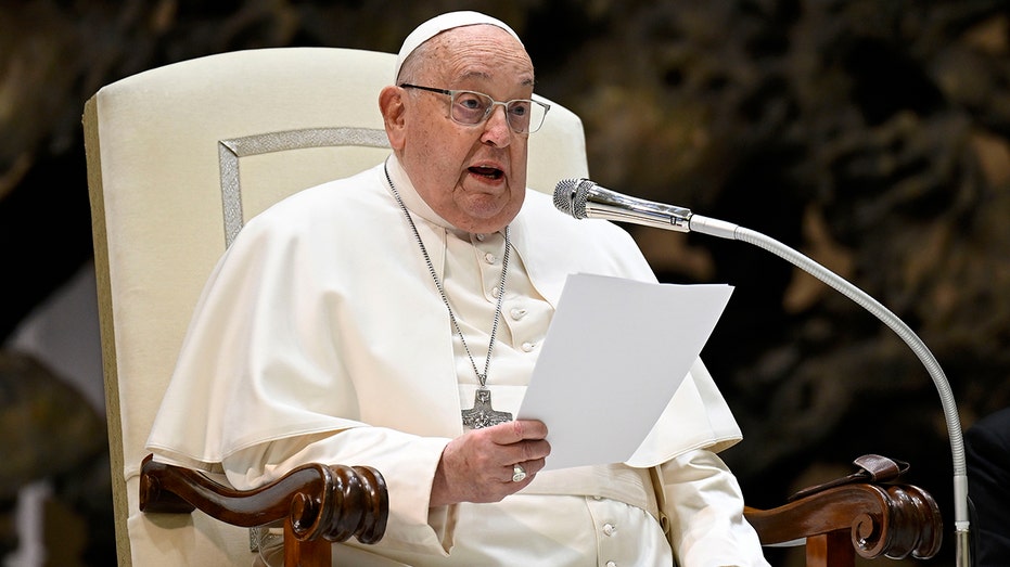 Pope penned resignation letter in 2013: report