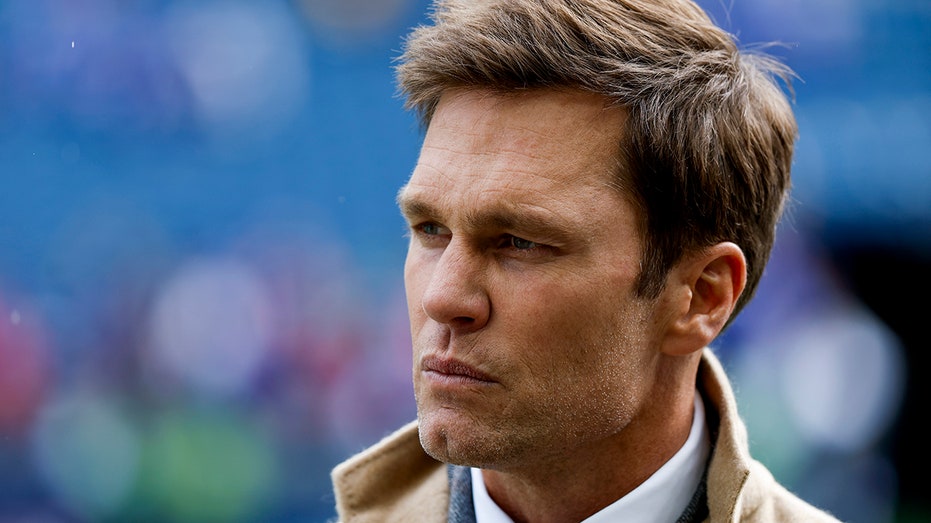 Tom Brady speaks glowingly of his parents, gives advice on facing challenges