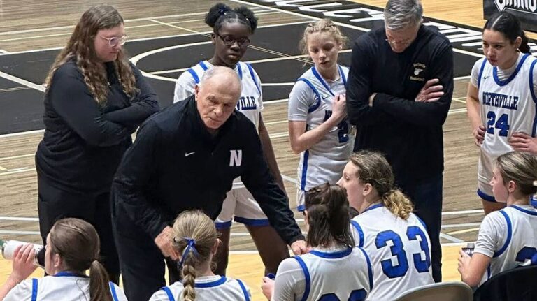 New York girls' basketball coach cited for harassment after pulling player's hair during state final