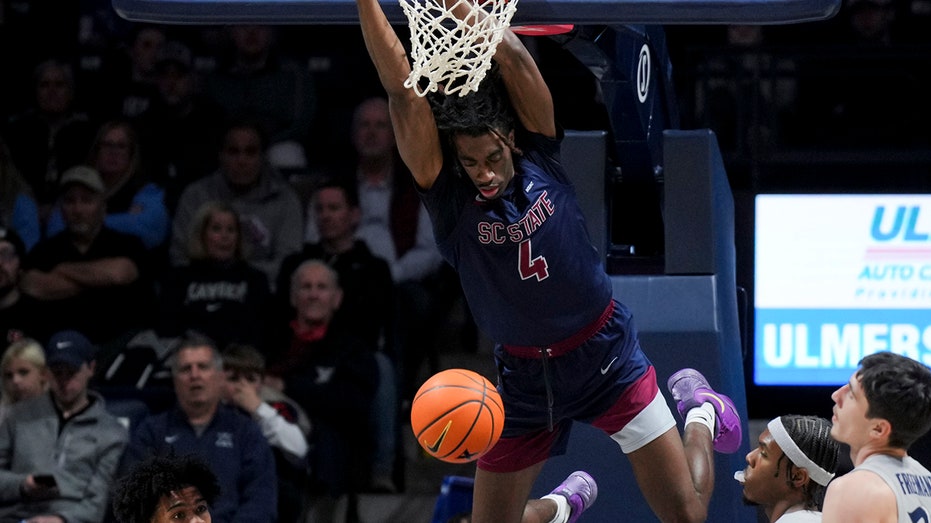 South Carolina State misses on chance to play in NCAA Tournament after massive late-second blunder