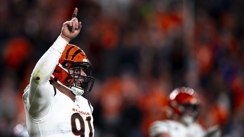 Bengals' depleted defense could take major hit after they give sack leader permission to seek trade: report