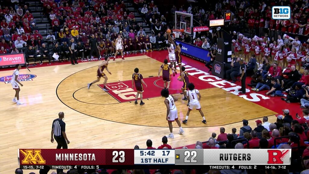 Rutgers' Dylan Grant finishes tough and-1 to take lead against Minnesota