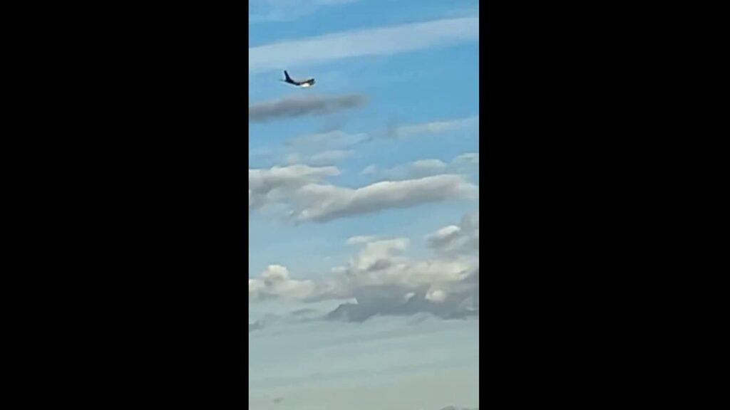 FedEx cargo plane made an emergency landing at Newark Airport