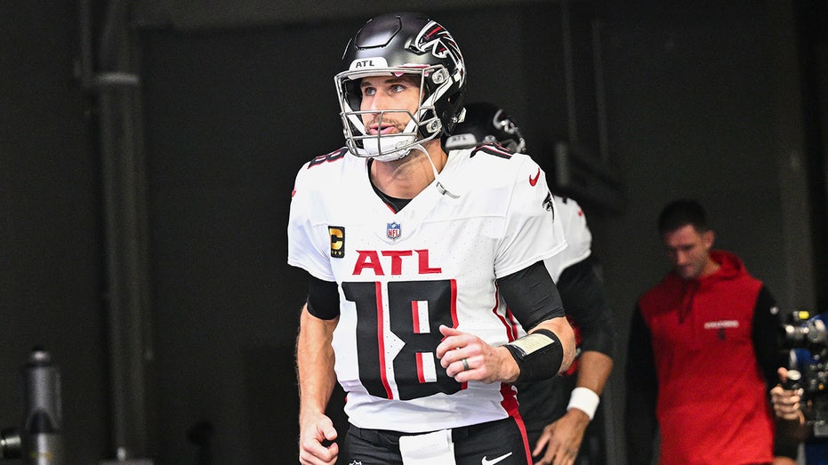 Falcons sticking with Kirk Cousins for now, plan to pay roster bonus: report