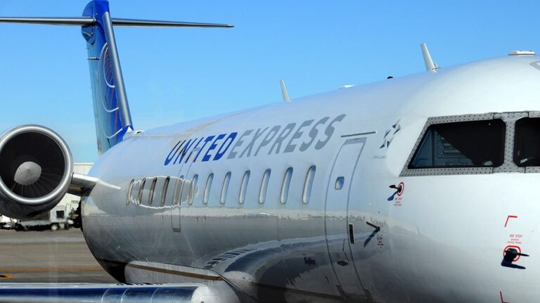 5 United passengers injured in severe turbulence