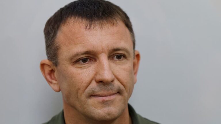 Russian general who criticized leadership may soon lead battalion of ex-cons: lawyer
