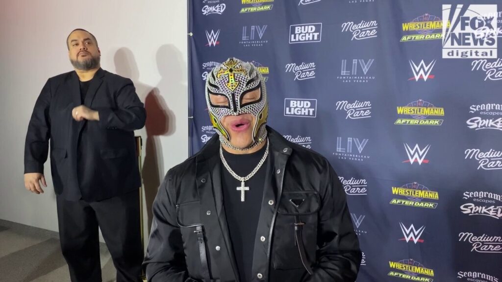 Rey Mysterio vows to unmask El Grande Americano