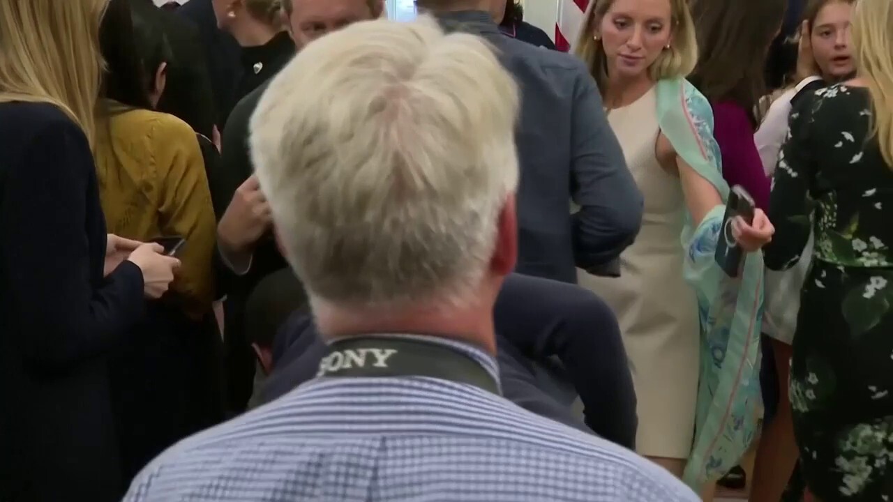 Dr. Oz family member faints during White House swearing-in ceremony April 18, 2025