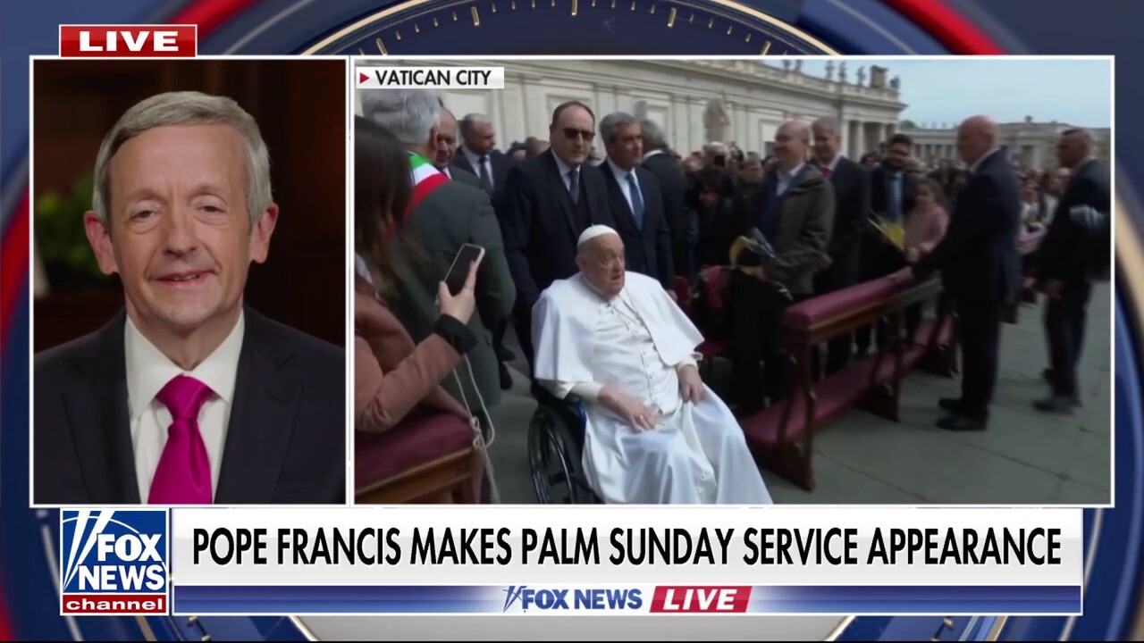 Pope Francis appears at Palm Sunday service after recent health scares