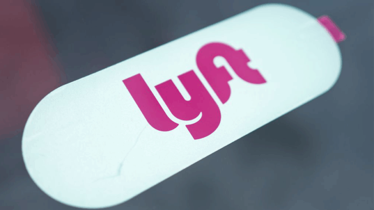 Washington Lyft driver charged after sexually assaulting teen passenger: police