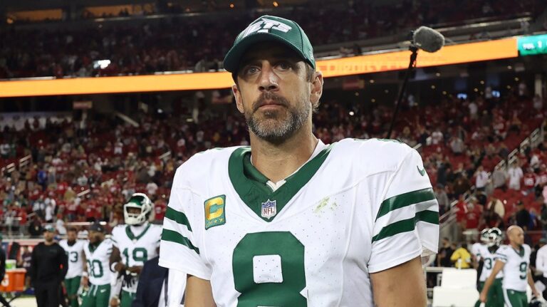Steelers star linebacker says Aaron Rodgers free agency saga is not a 'distraction at all'