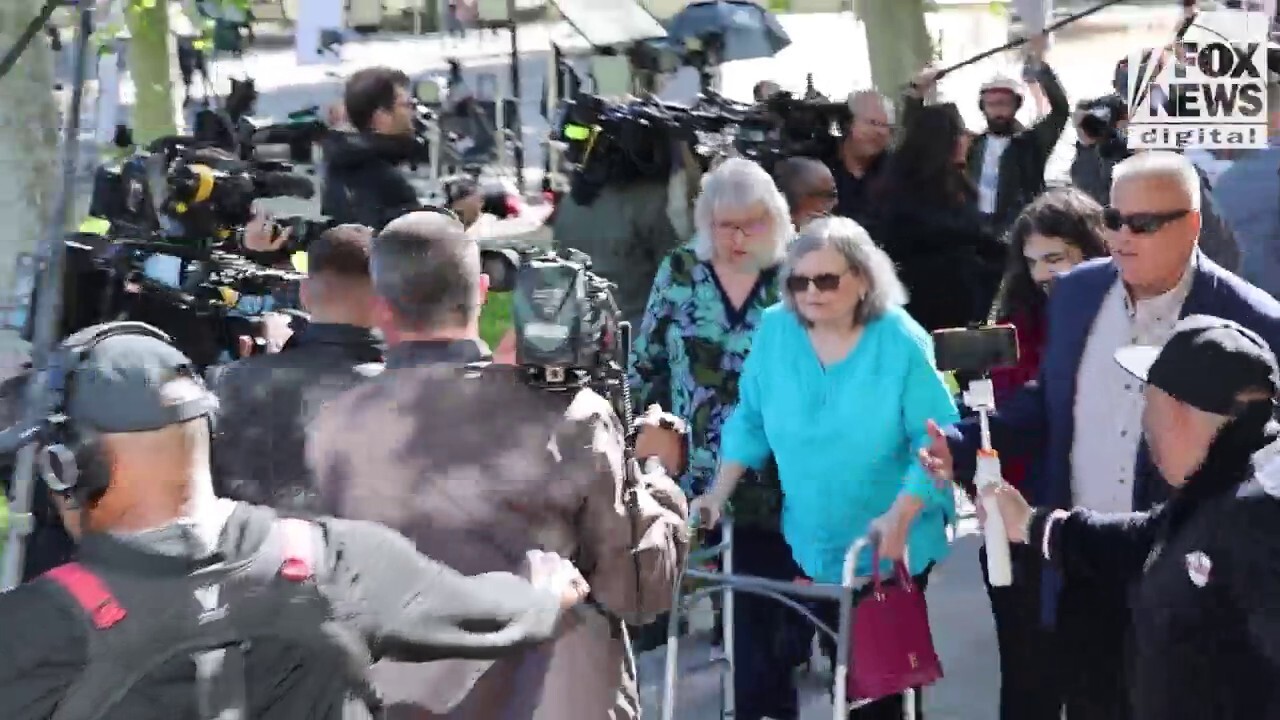Menendez Brothers supporters arrive to court
