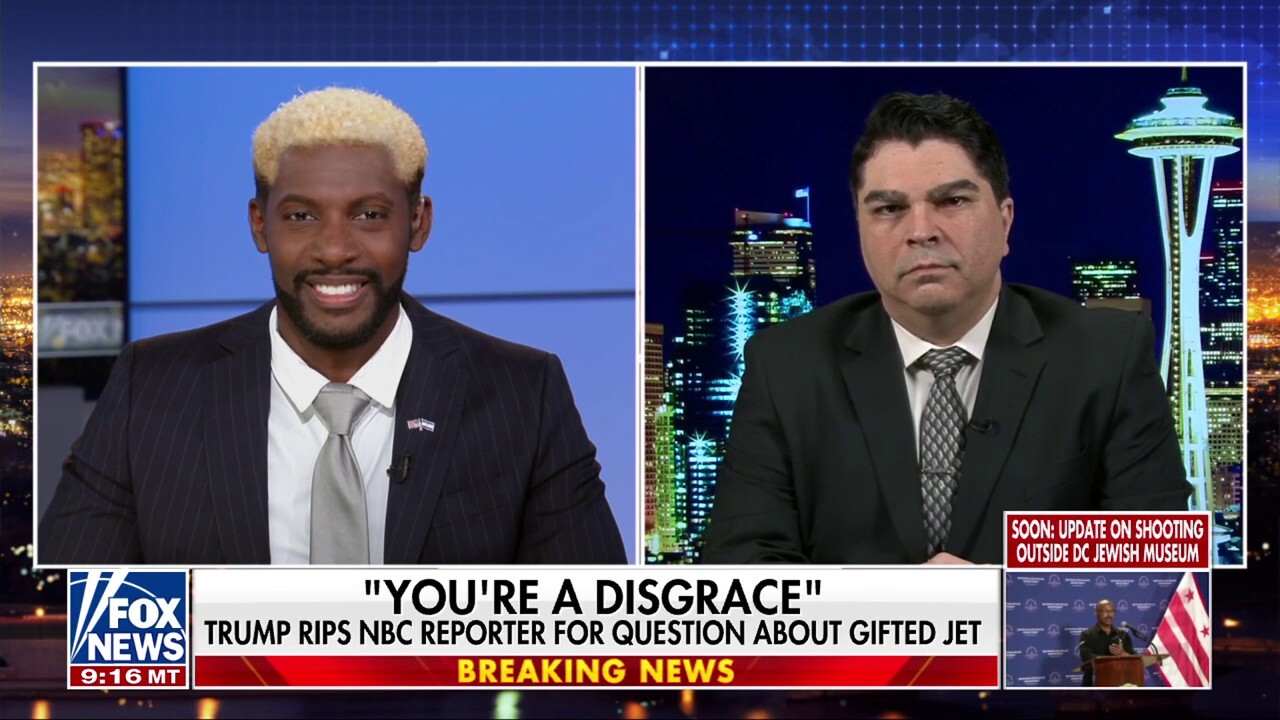 Mainstream media 'desperately' wants to paint Trump as a 'dangerous, chaotic dictator,' says Xaviaer DuRousseau