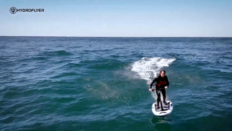 Electric hydrofoil lets you ride waves like a pro with handlebars