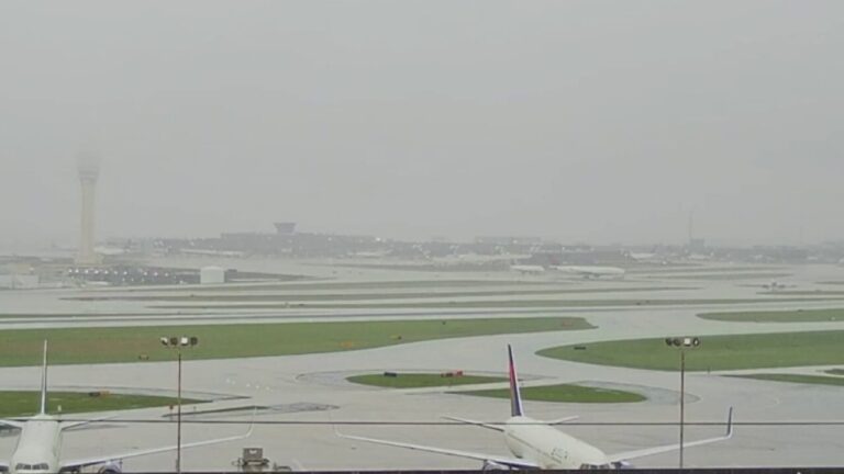 How can lawmakers respond to airport ATC outages?