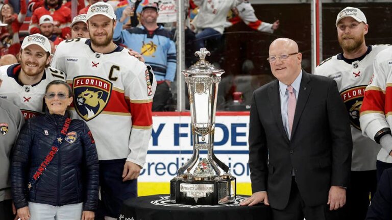 Panthers advance to Stanley Cup Final with win over Hurricanes, refuse to touch Prince of Wales Trophy